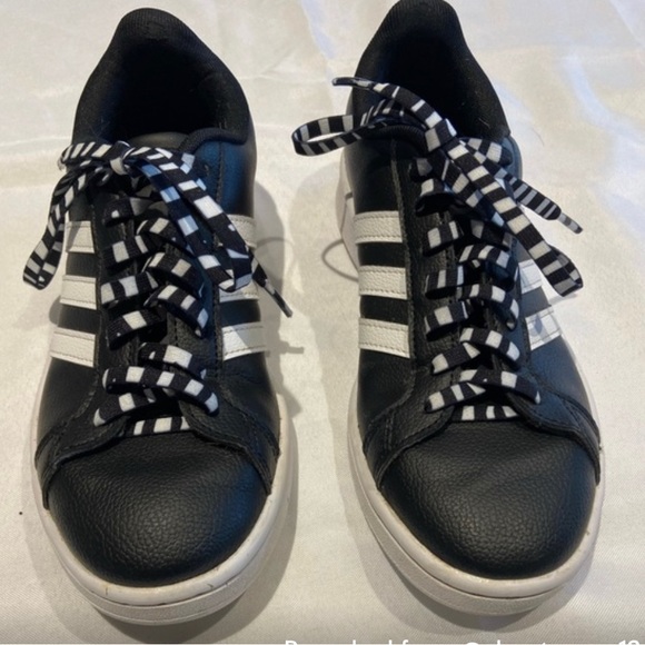 Adidas Black & White Grand Court Shoes. Size 7.5 - Picture 2 of 3